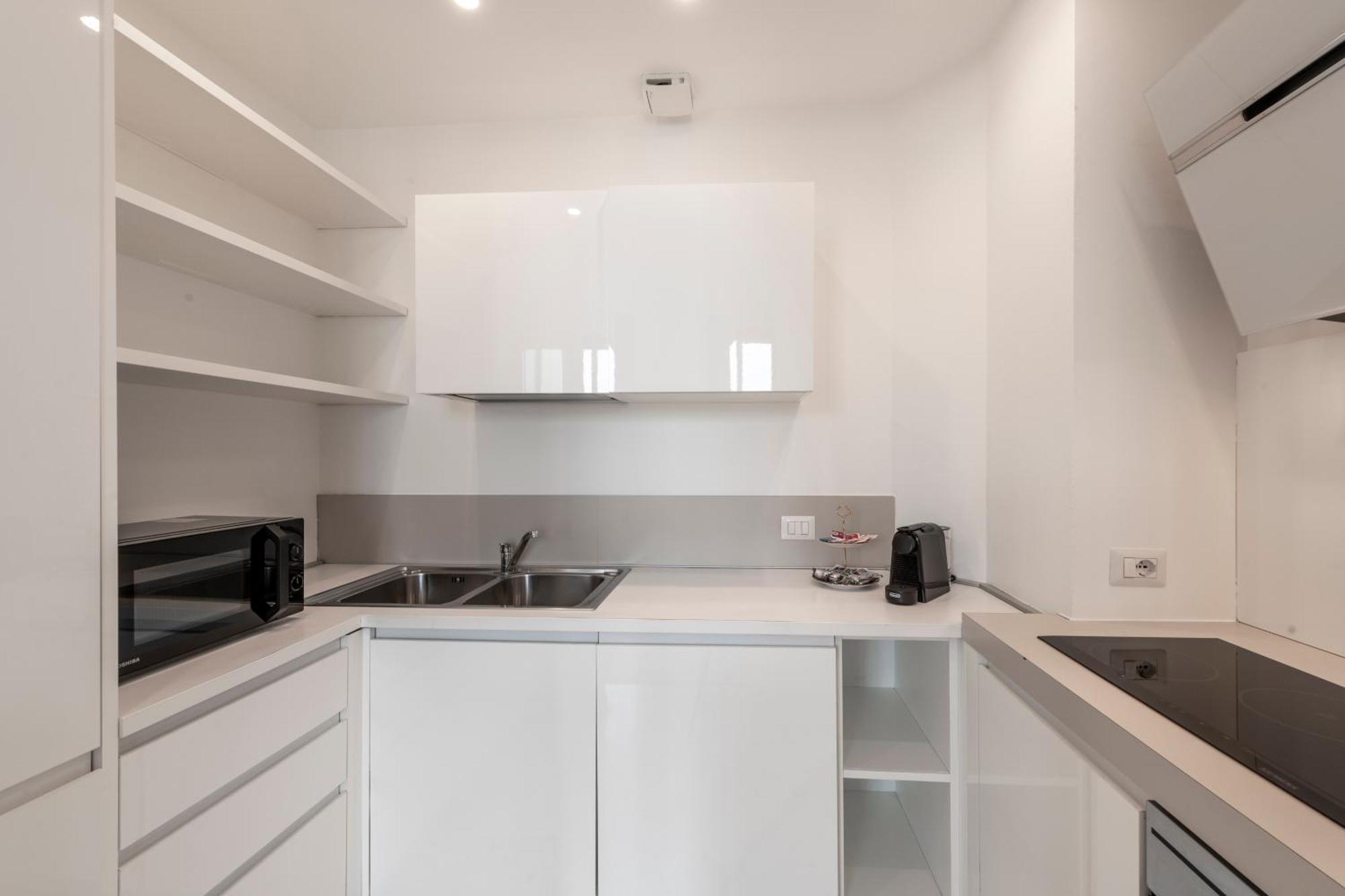 Milan Royal Suites - Duomo Santo Stefano ภายนอก รูปภาพ